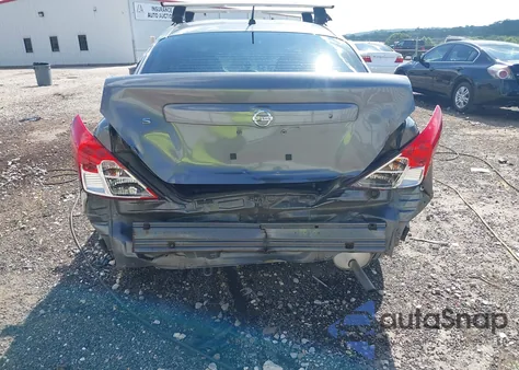 2017 Nissan Versa 1.6 S z USA, uszkodzony, nr VIN 3N1CN7AP6HL900180